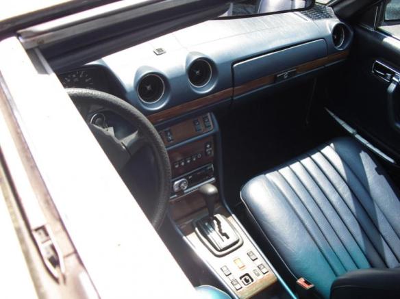 1983 300CD - 5