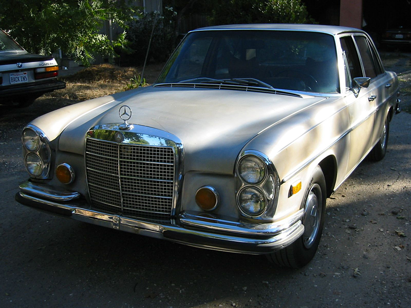 Mercedes-Benz 280SE 4.5,&nbsp;briefly