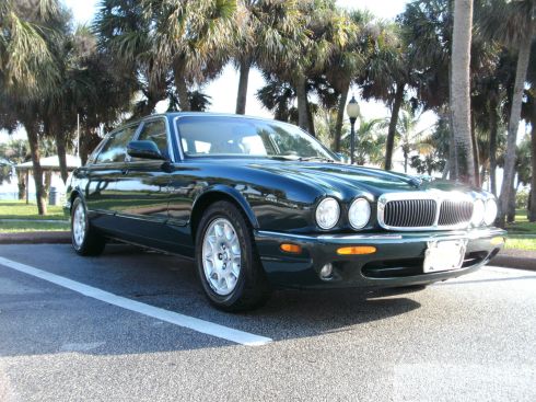 V8 2001 XJ8