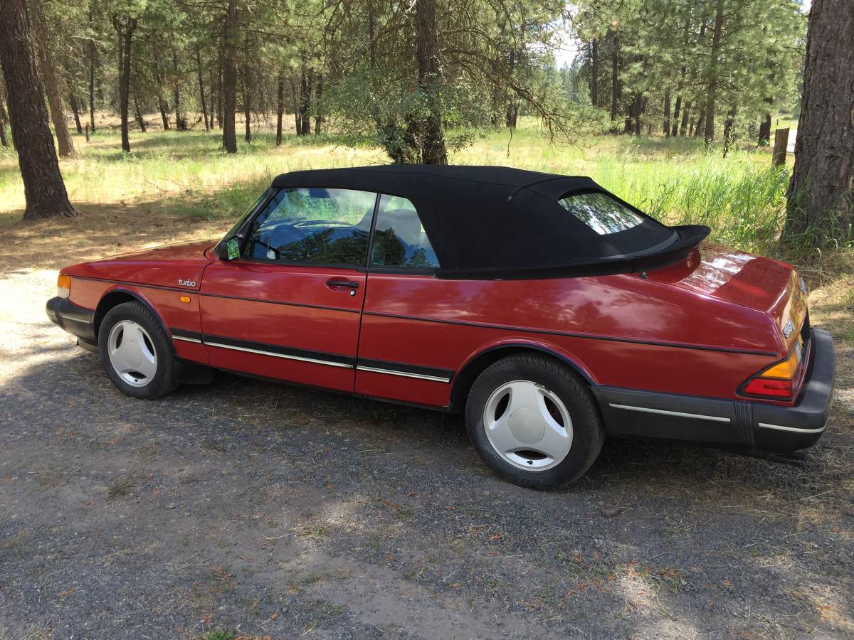 1990 Saab 900 - 2
