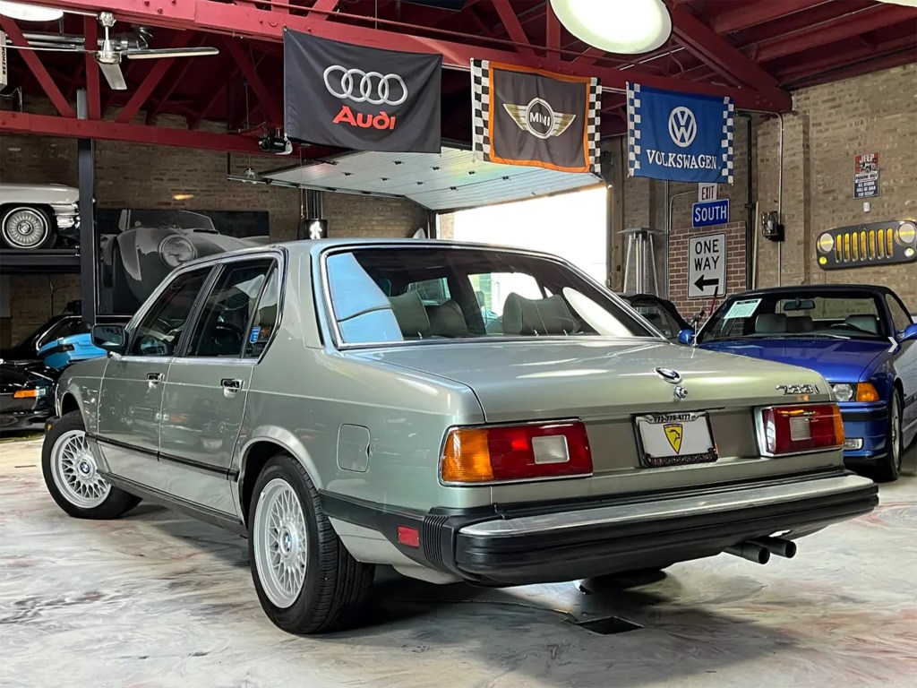 1984 BMW 733i – An Odd&nbsp;Individual?